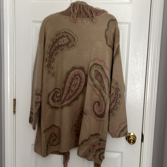 NEW Women's Tan Fringed Sweater - Picture 2 of 5